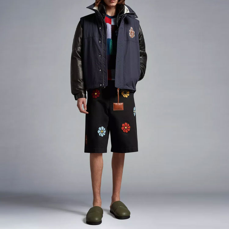 MONCLER GENIUS JW Anderson Unisex High-Neck Down Vest with Logo Patch. I109E1A00002M2721742 圖 3