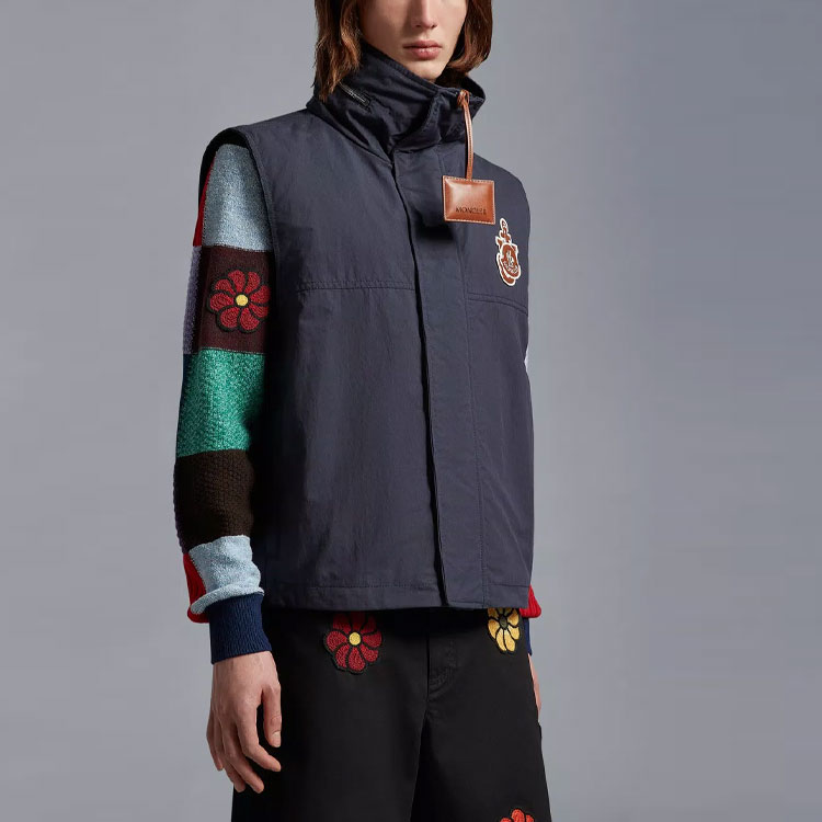 MONCLER GENIUS JW Anderson Unisex High-Neck Down Vest with Logo Patch. I109E1A00002M2721742 圖 4