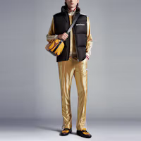 Lookbook MONCLER GENIUS x PALM ANGELS FW22 Rodman 徽標羽絨背心 男女 黑色 H209L1A00015M2563999