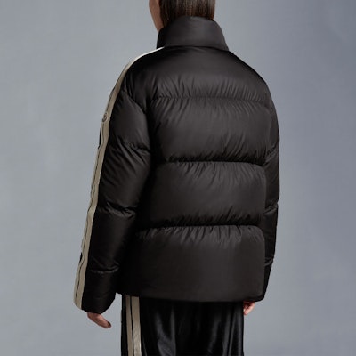 몽클레르 지니어스 x 팜엔젤스 FW22 로드맨 로고 스트라이프 패딩 재킷 블랙 유니섹스 H209L1A00016M2563999 Purchase 몽클레르 지니어스 x 팜엔젤스 FW22 로드맨 로고 스트라이프 패딩 재킷 블랙 유니섹스 H209L1A00016M2563999