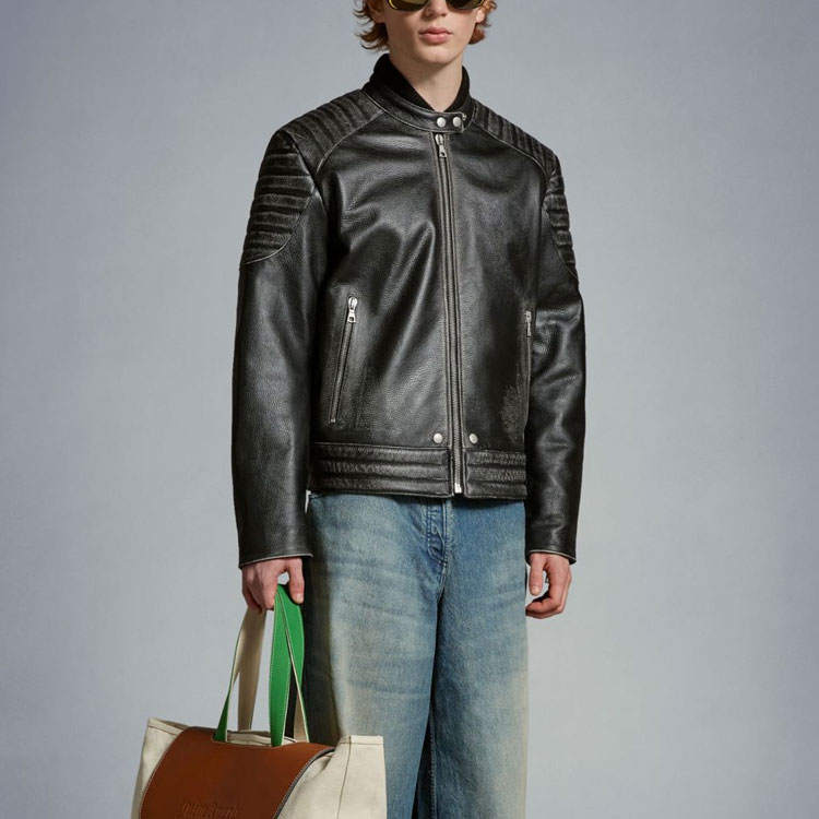 Lookbook MONCLER GENIUS x PALM ANGELS FW23 Jaket Kulit Hitam Unisex. I209L1A00009M3477999