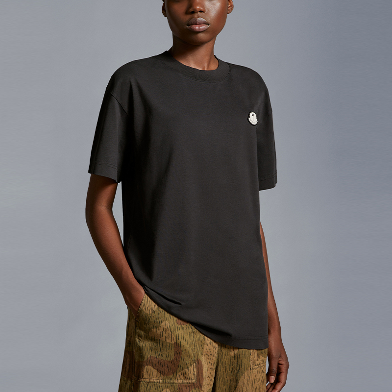 Lookbook MONCLER GENIUS x Palm Angels FW23 男女同款標誌棉質黑色T恤 I209L8C00003M3568999