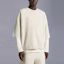 Shop MONCLER GENIUS x Roc Nation SS24 白色七分袖圆领毛衣。 I209W9C00001M1115034