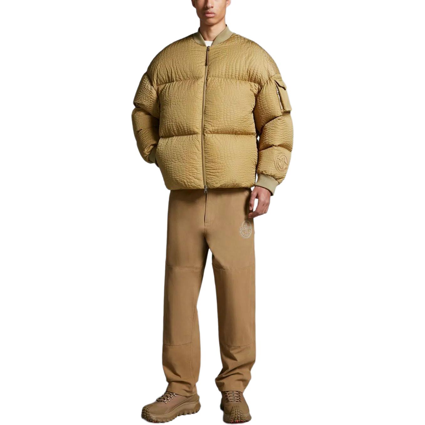 Shop MONCLER GENIUS x Roc Nation SS24 CENTAURUS尼龍羽絨外套橄欖色男女款 I209W1A00003M338382F