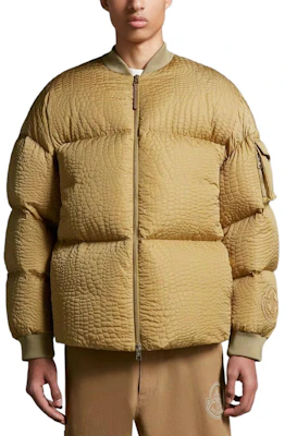 MONCLER GENIUS x Roc Nation SS24 CENTAURUS尼龍羽絨外套橄欖色男女款 I209W1A00003M338382F Purchase MONCLER GENIUS x Roc Nation SS24 CENTAURUS尼龍羽絨外套橄欖色男女款 I209W1A00003M338382F