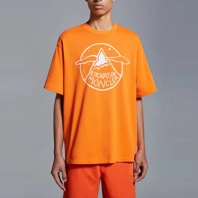 MONCLER GENIUS x Roc Nation 男款亮橙色印花短袖T恤 SS24 系列 I209W8C0000689A8Y328 Lookbook MONCLER GENIUS x Roc Nation 男款亮橙色印花短袖T恤 SS24 系列 I209W8C0000689A8Y328