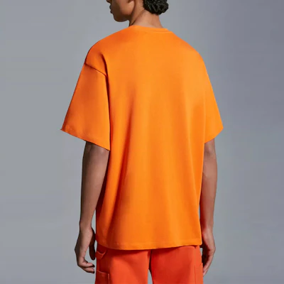 MONCLER GENIUS x Roc Nation 男款亮橙色印花短袖T恤 SS24 系列 I209W8C0000689A8Y328 Purchase MONCLER GENIUS x Roc Nation 男款亮橙色印花短袖T恤 SS24 系列 I209W8C0000689A8Y328