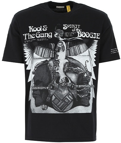 moncler-graphic-print-crew-neck-short-sleeve-t-shirt-black-8-c705108392-b999