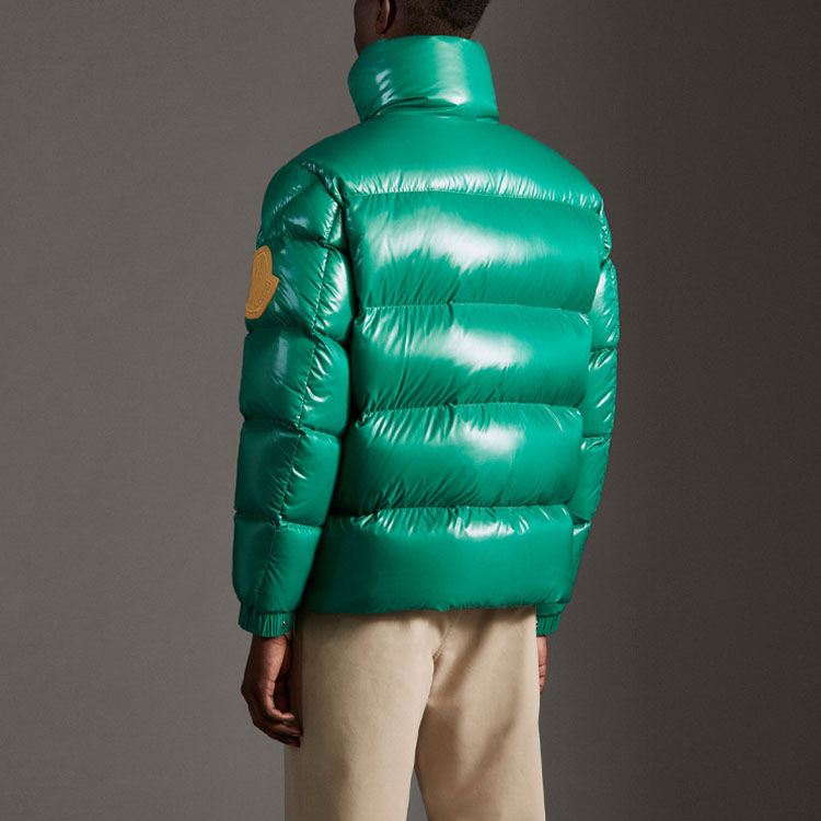 Moncler Green Down Jacket with Logo Patch 0921A5310068950845 圖 4