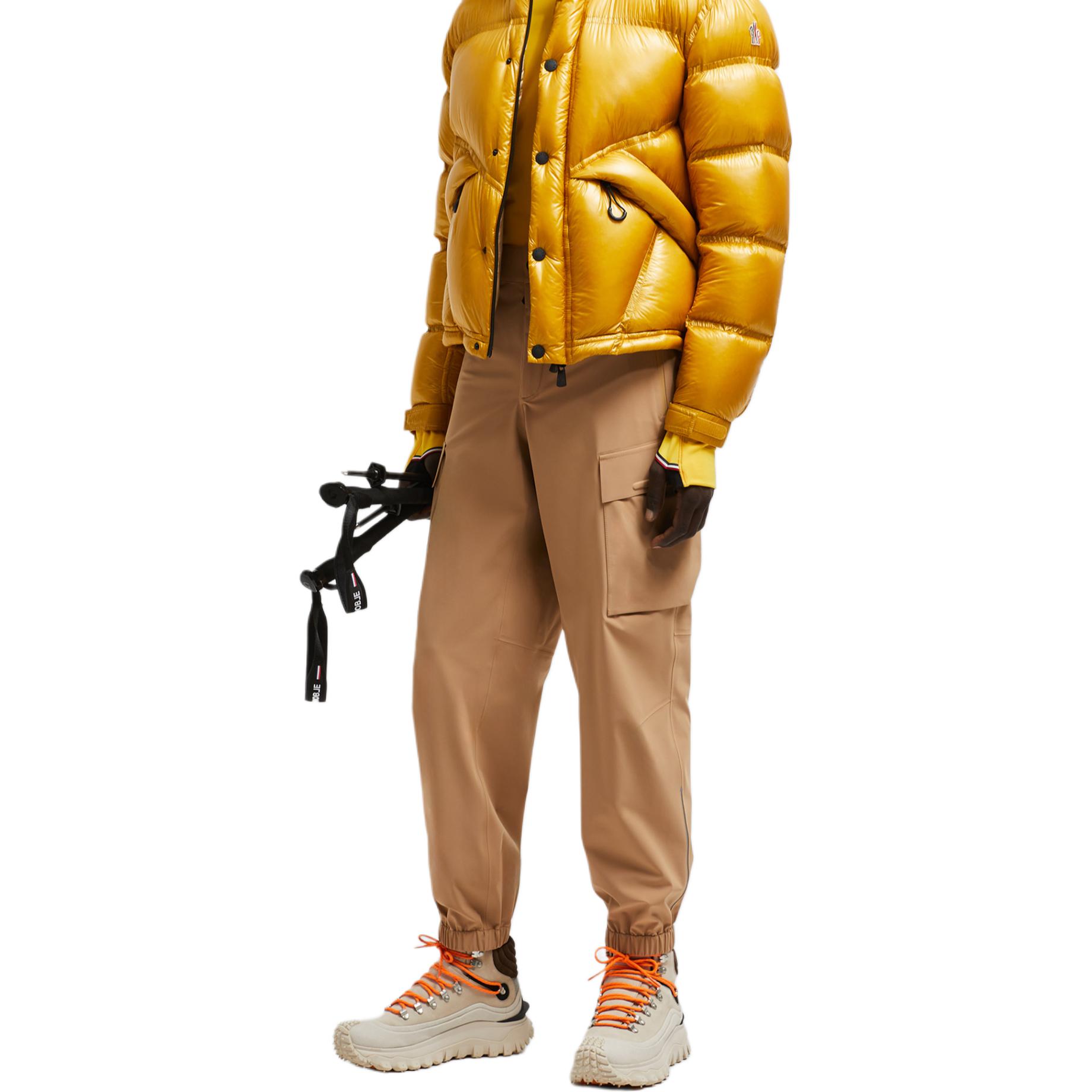 Moncler Grenoble  Beige Cargo Jogger Pants with Embroidered Logo Design. J20972A00003597FA236 圖 4