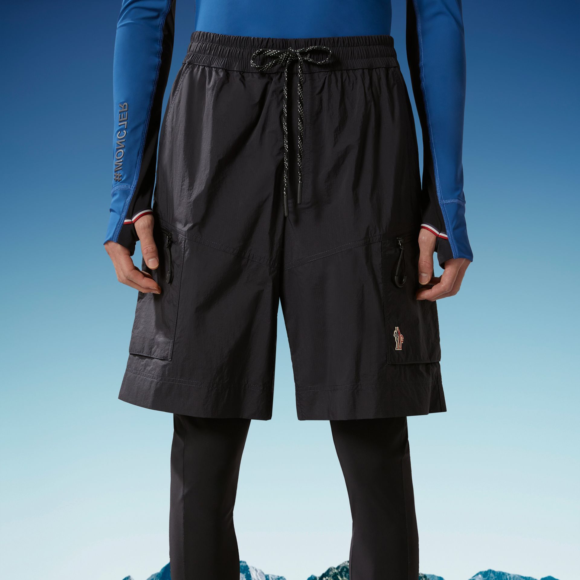 Lookbook 蒙克勒格勒诺布尔 黑色中腰抽绳休闲短裤带口袋 J10972B0000353A59999