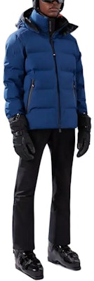 몽클레르 그레노블 블루 루즈핏 로고 후디 패딩 재킷. I20971A0004453066751 Lookbook 몽클레르 그레노블 블루 루즈핏 로고 후디 패딩 재킷. I20971A0004453066751