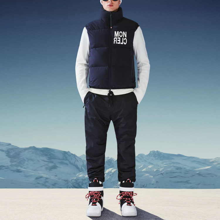 Lookbook Rompi Moncler Grenoble FW21 Nantaux Hitam Logo Print Down Ski. G20971A000105399D999