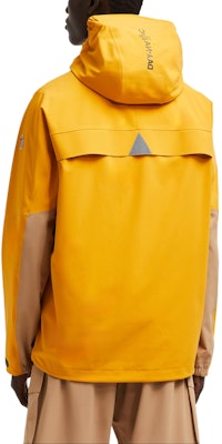 Chaqueta Amarilla Impermeable Cortavientos Reflectante con Capucha Moncler Grenoble FW24. J20971A00001597FA168 Shop Chaqueta Amarilla Impermeable Cortavientos Reflectante con Capucha Moncler Grenoble FW24. J20971A00001597FA168