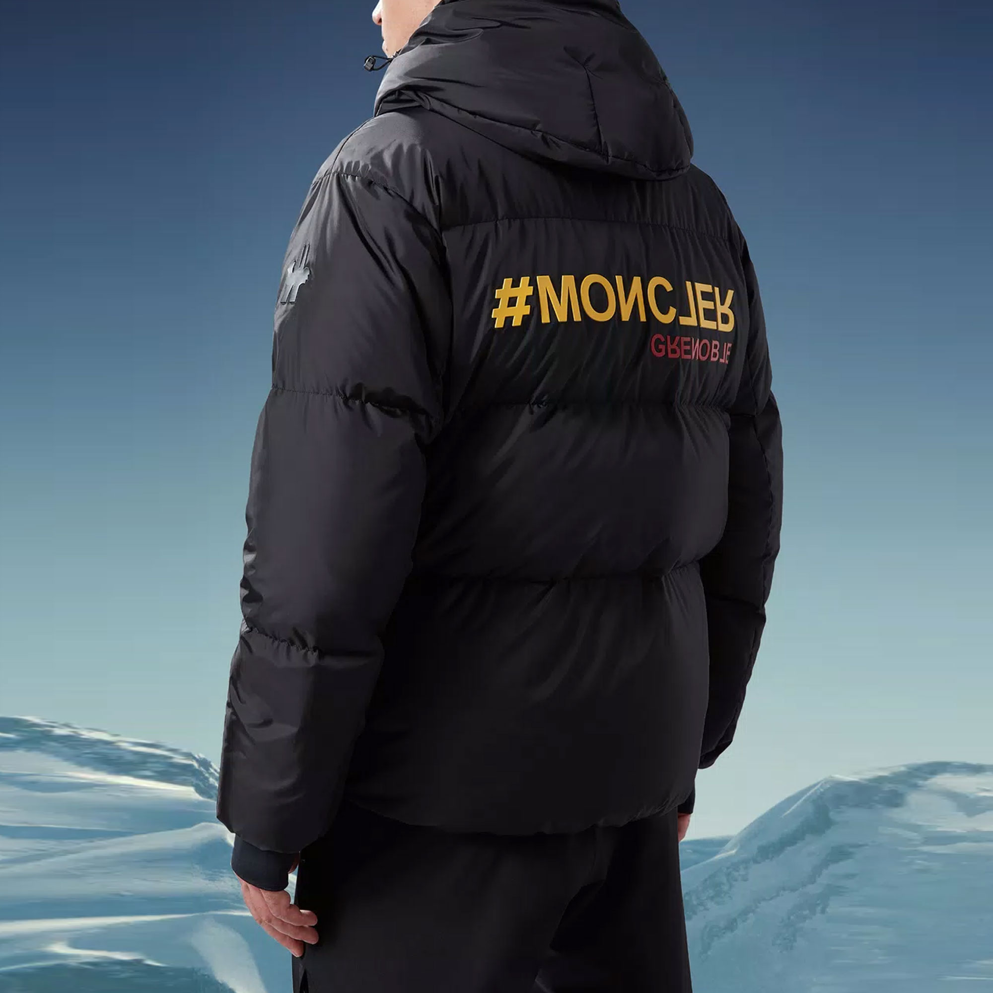 Purchase Chaqueta con capucha Moncler Grenoble Isorno FW22 Hombre logo estampado. H20971A000665399E999