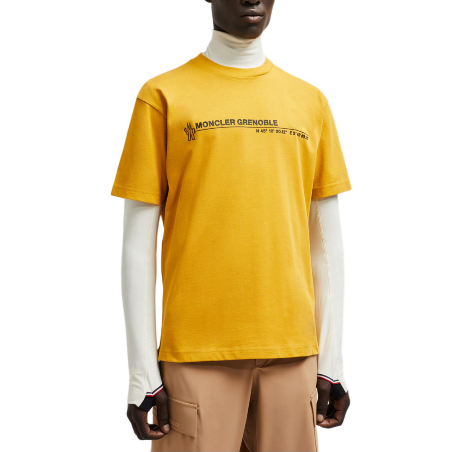 Lookbook Camiseta Oversized Moncler Grenoble Logo Cuello Redondo Amarilla. J20978C0000183927123