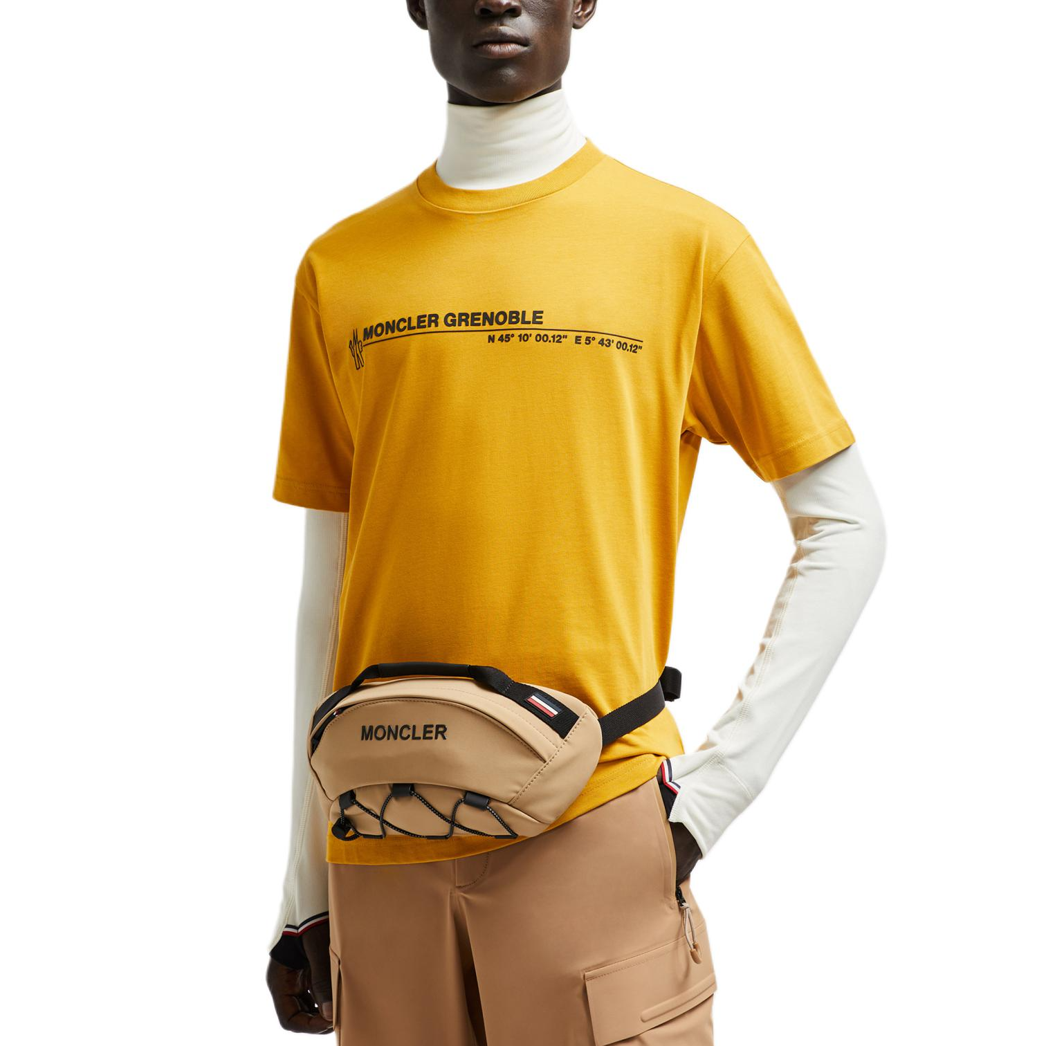 Shop Camiseta Oversized Moncler Grenoble Logo Cuello Redondo Amarilla. J20978C0000183927123