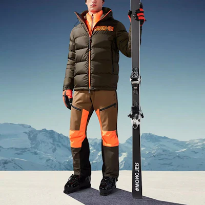 Moncler Grenoble 男士羽絨徽標印花外套. H20971A000615399E832 Lookbook Moncler Grenoble 男士羽絨徽標印花外套. H20971A000615399E832