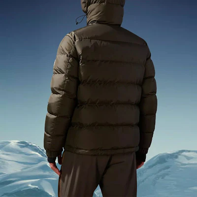 Moncler Grenoble 男士羽絨徽標印花外套. H20971A000615399E832 Purchase Moncler Grenoble 男士羽絨徽標印花外套. H20971A000615399E832