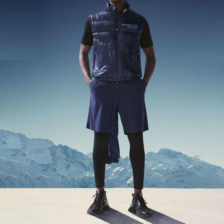 Lookbook MONCLER GRENOBLE SS22 Degioz 男士藍色印花羽絨背心 G209Q1A00005539MC742
