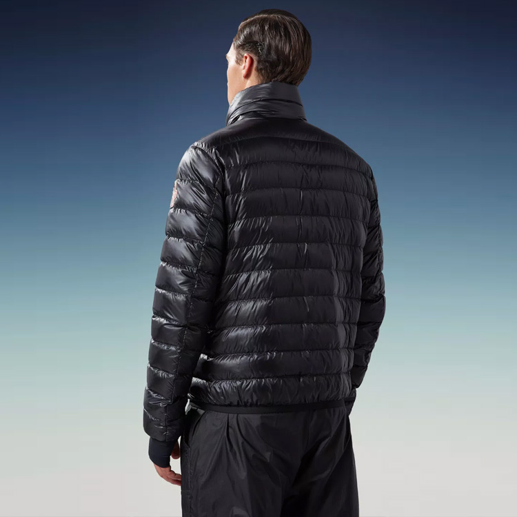 Shop Moncler Grenoble SS23 黑色羽絨外套 雙前胸口袋款式 I20971A00033595B1999