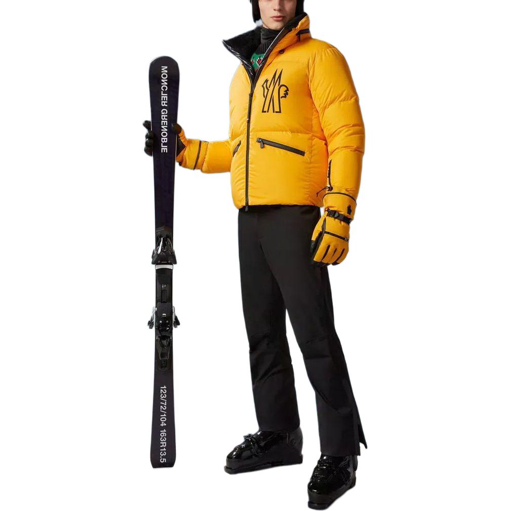 Lookbook 몽클레르 그레노블 베르동 옐로우 로고 프린트 남성 다운 집업 재킷 I20971A000235399E127