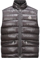 Order Moncler Gui FW24 輕量化拉鍊式Logo背心 男女款 深灰色 J20911A1070053029946