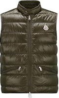 Moncler Gui SS23 Glossy Logo Badge Sleeveless Vest in Dark Green. I10911A1070053029833 Moncler Gui SS23 Glossy Logo Badge Sleeveless Vest in Dark Green. I10911A1070053029833