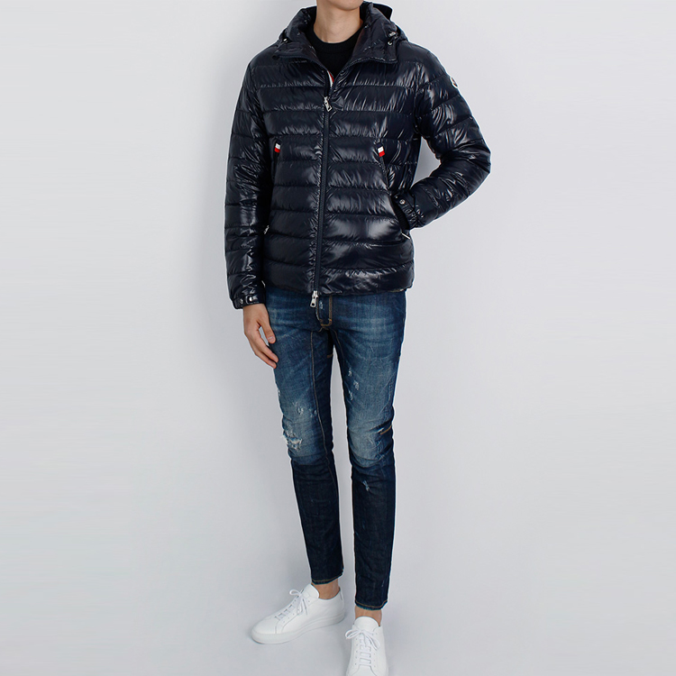 Moncler Hooded Down Jacket with Side Pockets in Navy Blue 1B5970068950742 圖 3