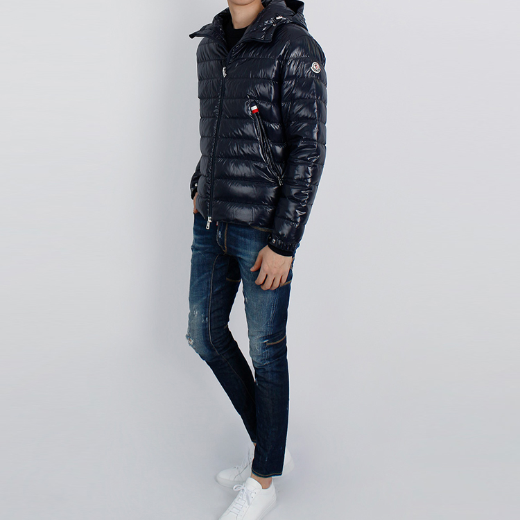 Moncler Hooded Down Jacket with Side Pockets in Navy Blue 1B5970068950742 圖 4