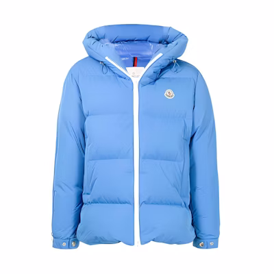 Moncler Idil Blue Down Jacket with Solid Color and Logo Patch. 1A0009454A9173012