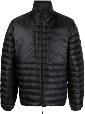 蒙克莱Jovet FW22黑色羽绒夹克 立领拉链设计。 I10911A00023596IP999 Order 蒙克莱Jovet FW22黑色羽绒夹克 立领拉链设计。 I10911A00023596IP999