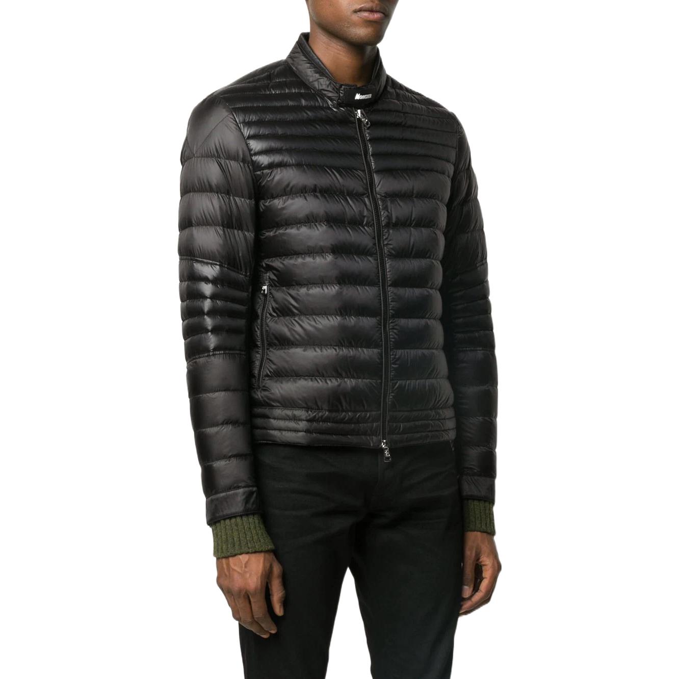 Moncler Lightweight Quilted Down Jacket for Men Black with Logo Patch F10911A10000C0451999 圖 4