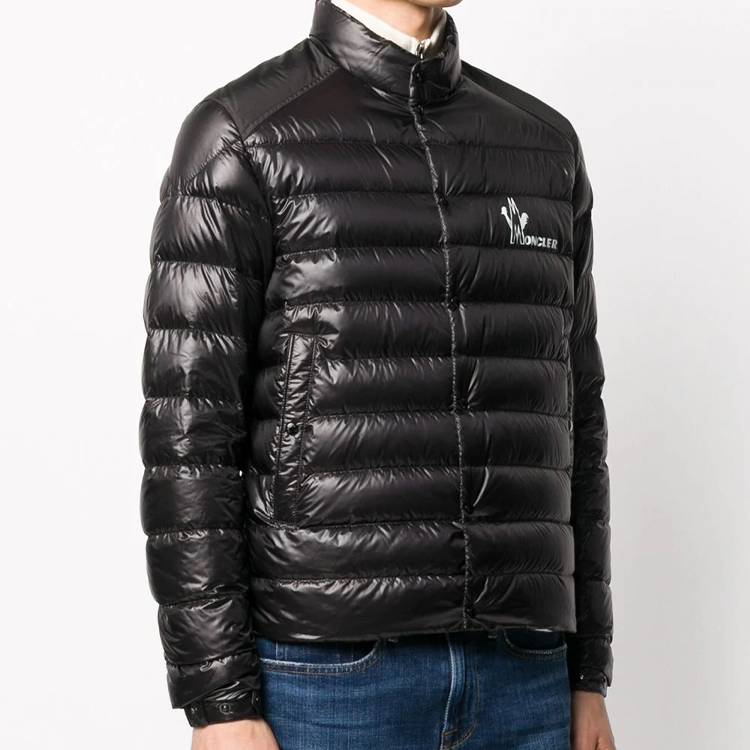 Moncler Logo Fitted Black Down Jacket 0911A1111053029999 圖 4