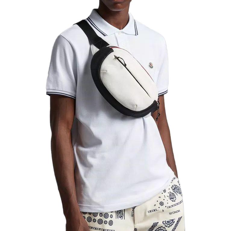 Purchase Polo Moncler Blanco de Manga Corta con Parche y Logo Bordado. J10918A0002584556001