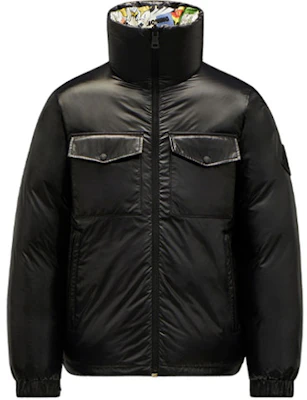 Moncler Logo Print High-Neck Oversized Down Jacket Unisex 1A00029595MI058 Lookbook Moncler Logo Print High-Neck Oversized Down Jacket Unisex 1A00029595MI058