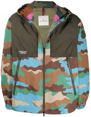 Chaqueta con capucha Moncler estampado camuflaje parcheado multicolor hombre. H10911A000835960X825 Buy Chaqueta con capucha Moncler estampado camuflaje parcheado multicolor hombre. H10911A000835960X825
