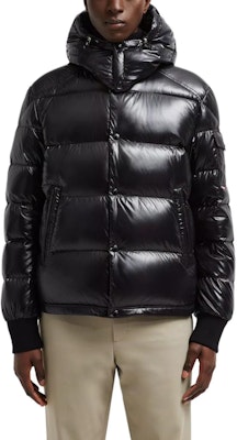 Moncler Maljasset FW24 Jaket Pendek Unisex Wol Hoodie Hitam. J20911A000065963V999 Lookbook Moncler Maljasset FW24 Jaket Pendek Unisex Wol Hoodie Hitam. J20911A000065963V999