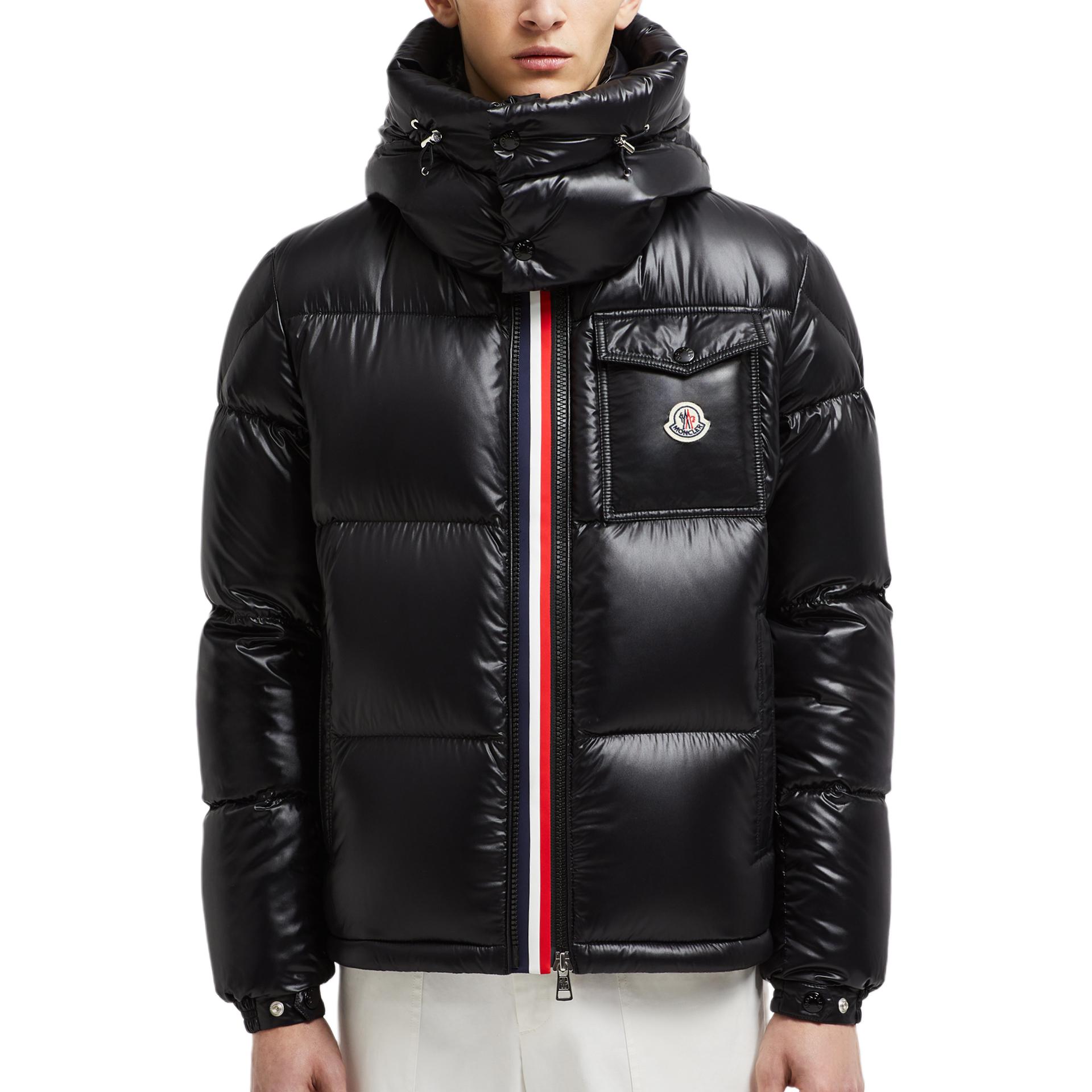 Shop Jaket Pendek Unisex Moncler Montbeliard FW24 Hitam dengan Hoodie Bergaris. J20911A51X0068950999