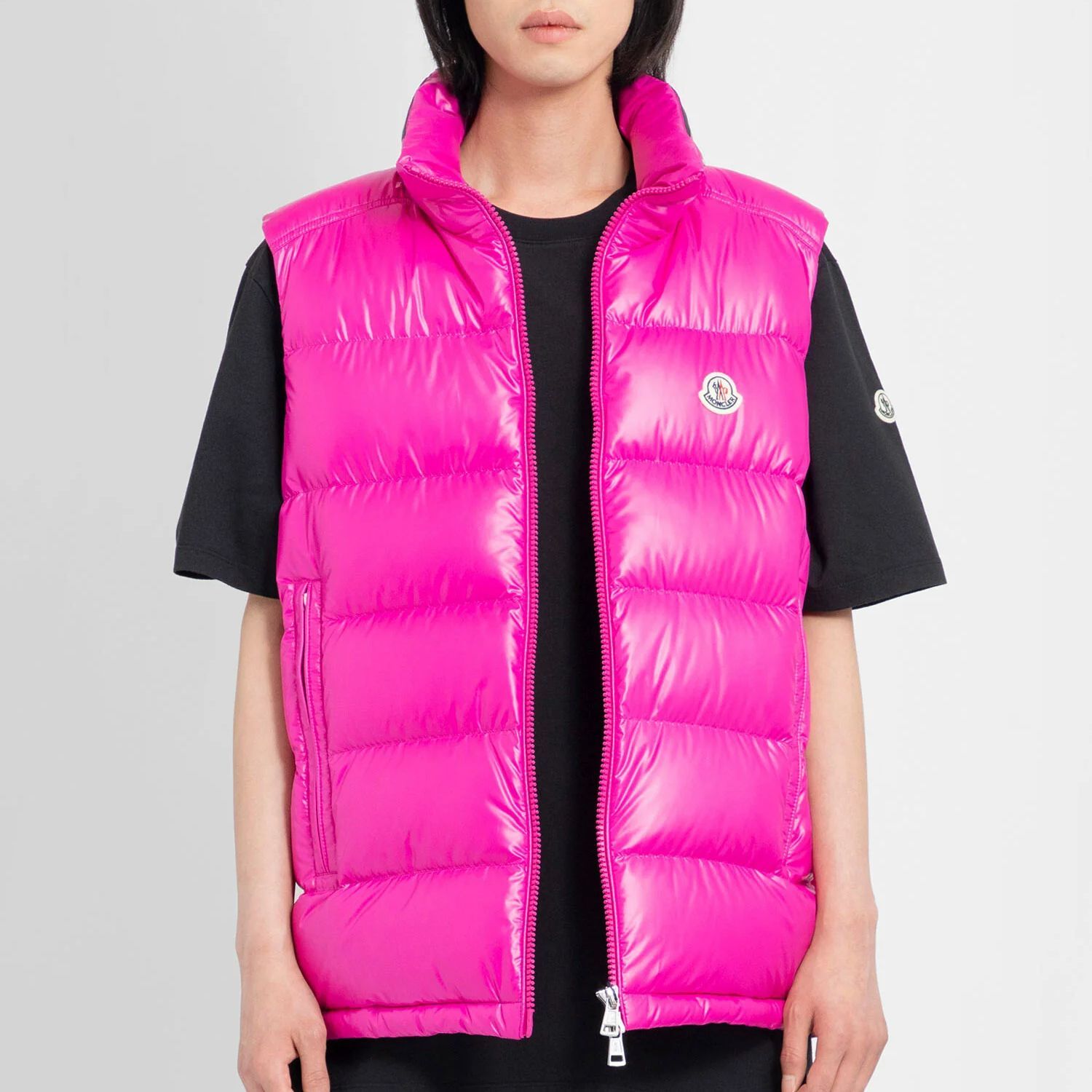 Purchase 蒙克莱 Ouse 标志补丁拉链无袖马甲 紫红色. 1A00045595ZJ552