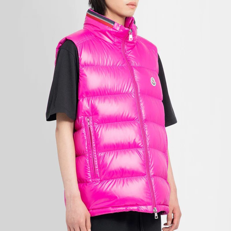 Details for 蒙克莱 Ouse 标志补丁拉链无袖马甲 紫红色. 1A00045595ZJ552