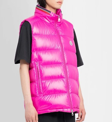 蒙克莱 Ouse 标志补丁拉链无袖马甲 紫红色. 1A00045595ZJ552 Details for 蒙克莱 Ouse 标志补丁拉链无袖马甲 紫红色. 1A00045595ZJ552