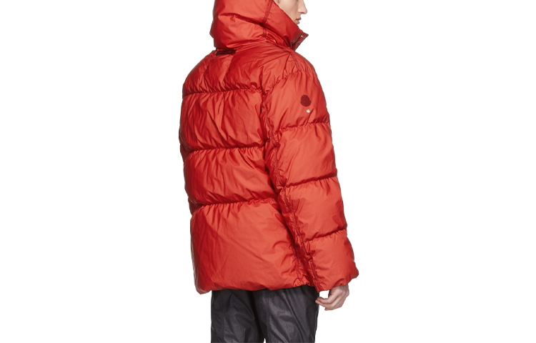 Moncler Red Hooded Down Jacket with Loose Fit and Zipper. 201171M178016 圖 3