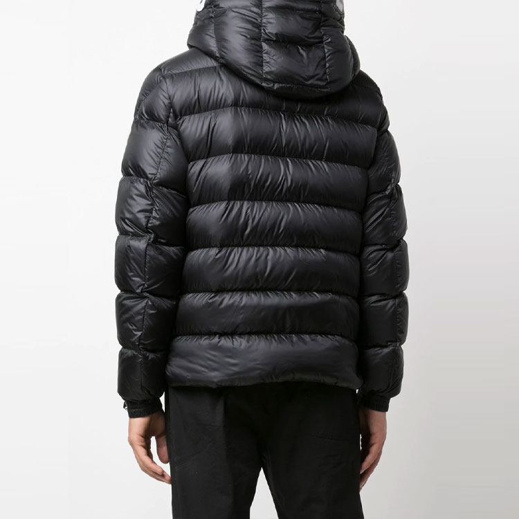 Purchase 몽클레르 살츠만 로고 프린트 다운 재킷 유니섹스 블랙 후드 패딩 재킷. 1A0000953048999