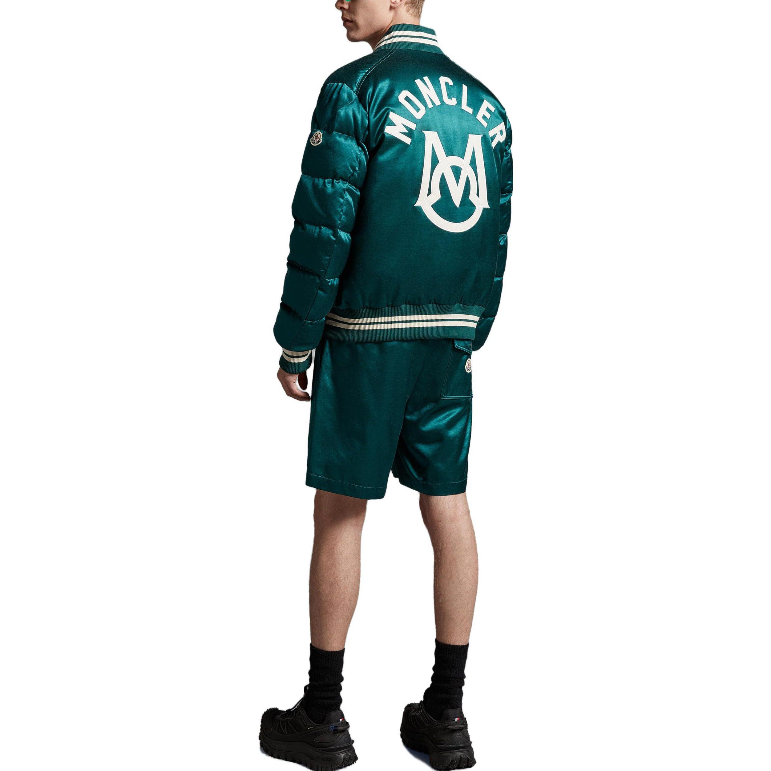 Shop Moncler Jaket Bulu Cetakan Huruf Satin Hijau Zamrud. I20911A00009596X8875