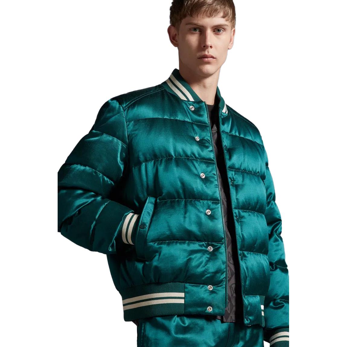 Purchase Moncler Jaket Bulu Cetakan Huruf Satin Hijau Zamrud. I20911A00009596X8875