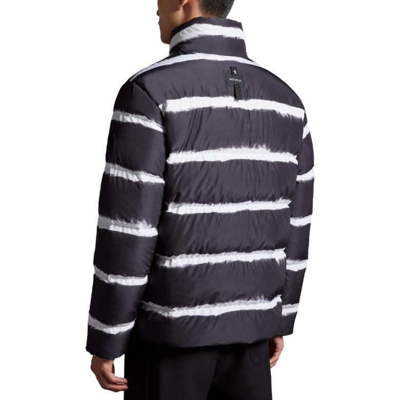 Shop 몽클레어 실 블랙 다운 재킷 스트라이프 스탠드 칼라 & 지퍼. I20911A001055976SS90