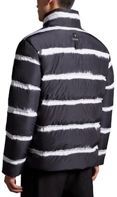 몽클레어 실 블랙 다운 재킷 스트라이프 스탠드 칼라 & 지퍼. I20911A001055976SS90 Shop 몽클레어 실 블랙 다운 재킷 스트라이프 스탠드 칼라 & 지퍼. I20911A001055976SS90