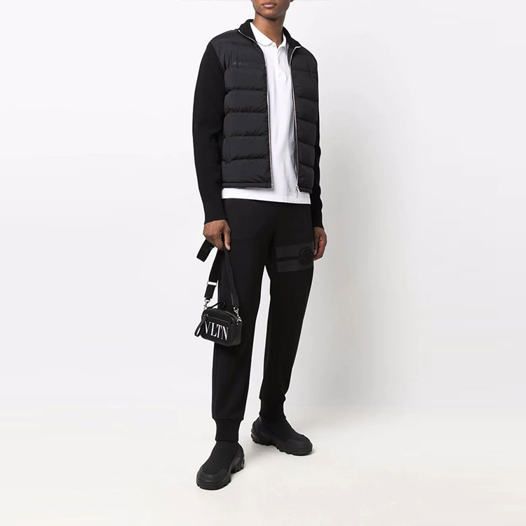 Lookbook Moncler Solid Tapered Knit Joggers with Graphic Print. G20918H00002809KR