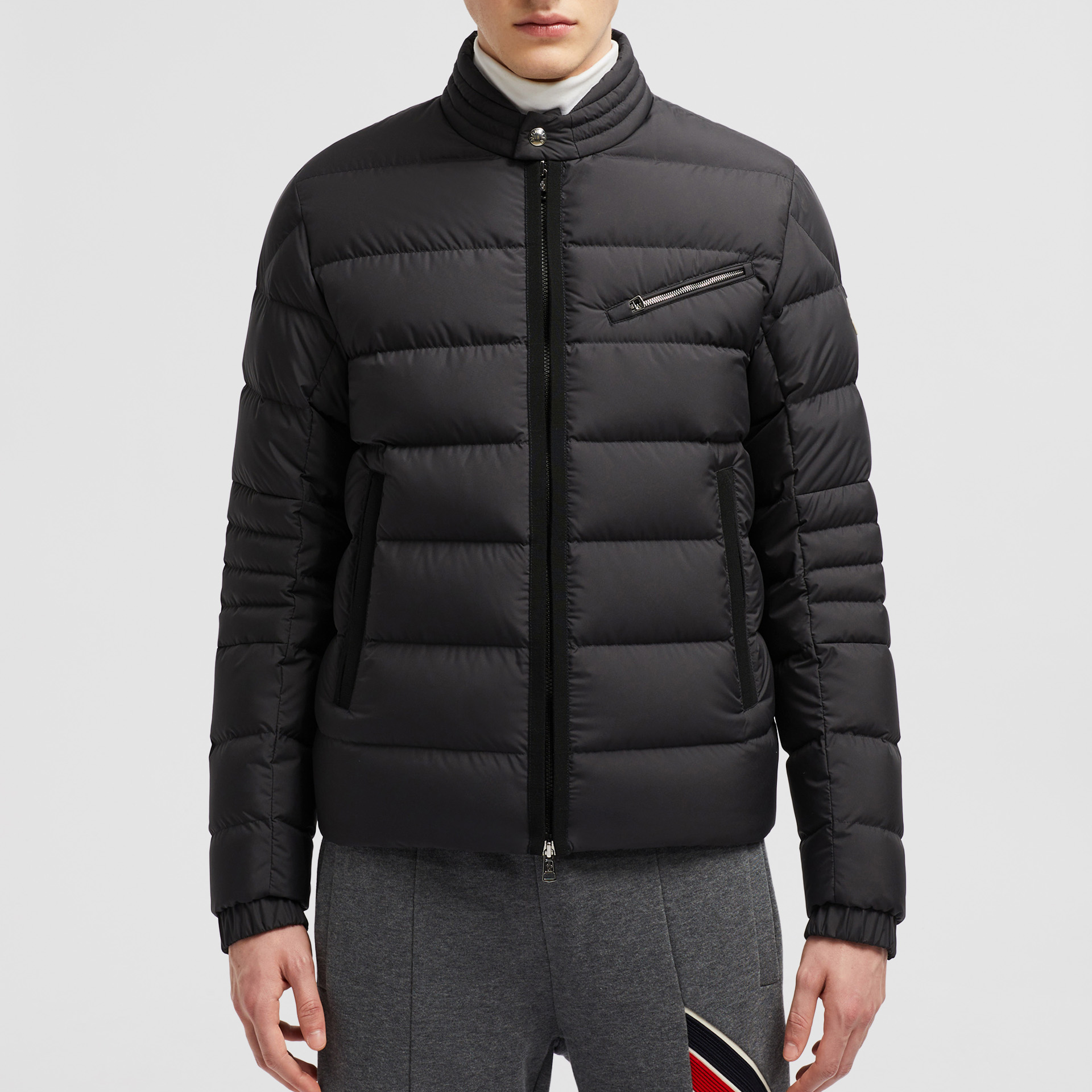 Moncler Souillet FW24 Unisex Black Down Jacket with Mandarin Collar & Zipper. J20911A0006854A81999 圖 3